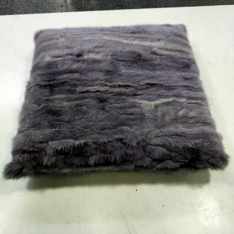 CUSCINO VIOLA VISONE  40X40 | Mercatino dell'Usato Roma rebibbia 1