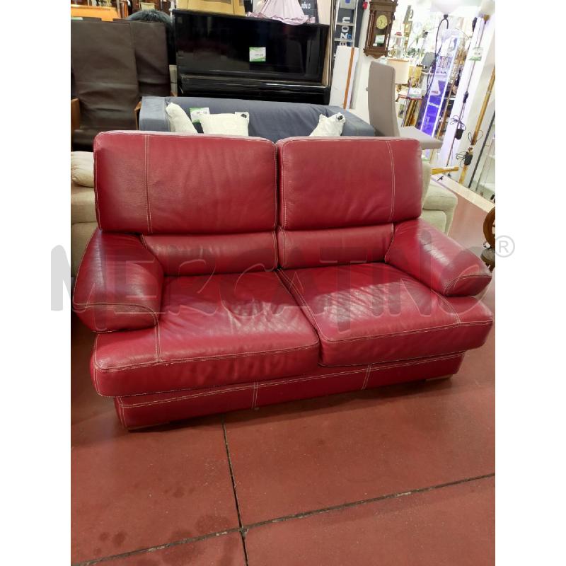 DIVANO 2 POSTI PELLE ROSSO | Mercatino dell'Usato Roma rebibbia 1