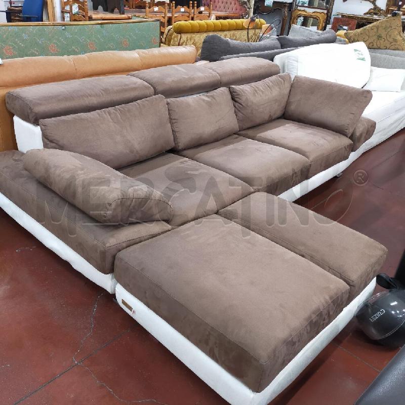 DIVANO 3 POSTI BIANCO/MARRONE+POUF POLTRONE/SOFA' | Mercatino dell'Usato Roma rebibbia 1