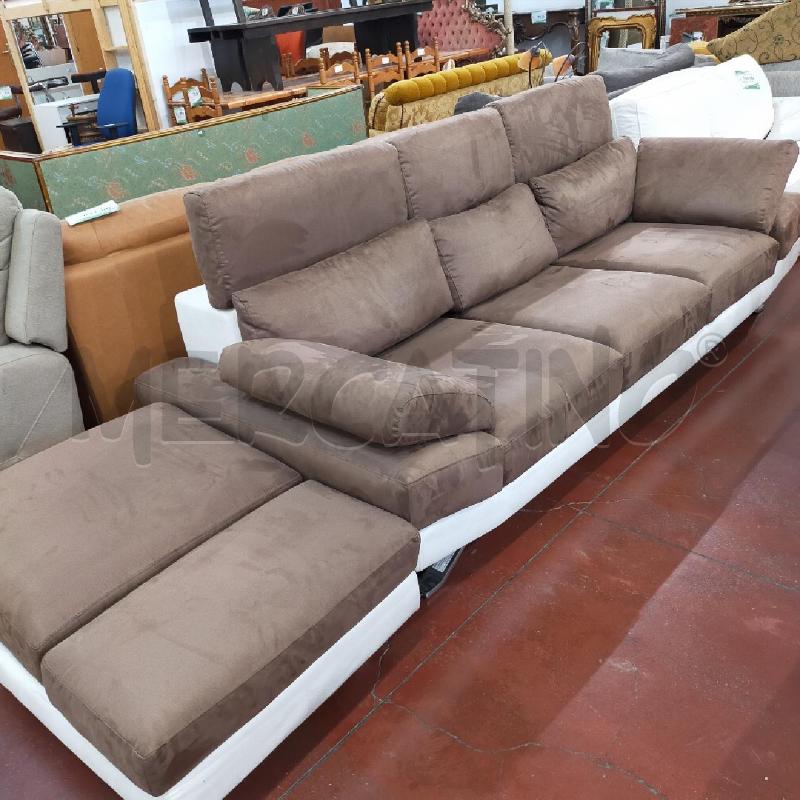 DIVANO 3 POSTI BIANCO/MARRONE+POUF POLTRONE/SOFA' | Mercatino dell'Usato Roma rebibbia 2