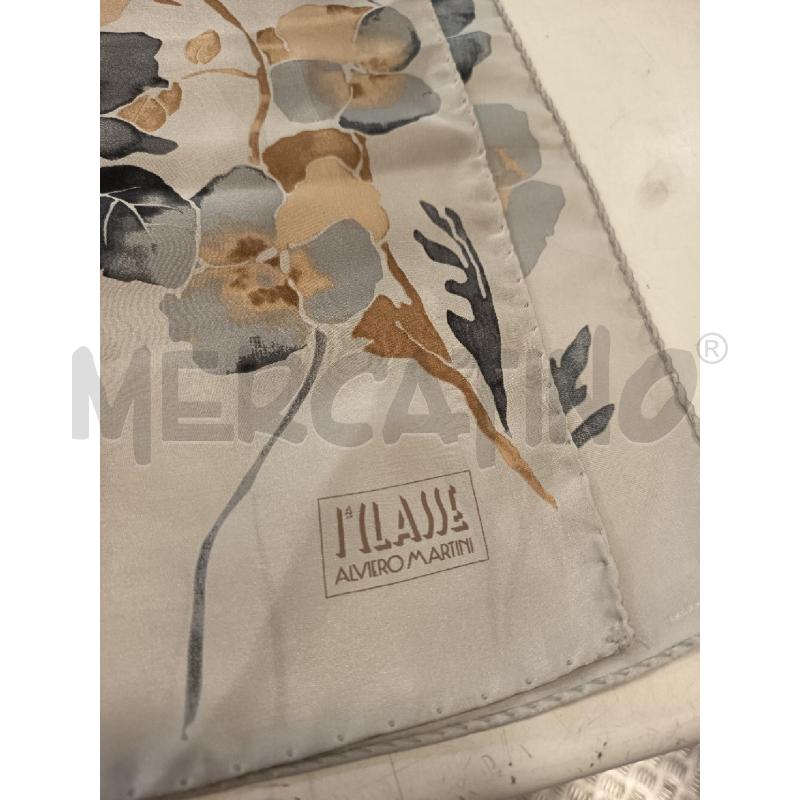FOULARD PRIMA CLASSE GRIGIO FIORI | Mercatino dell'Usato Roma rebibbia 2