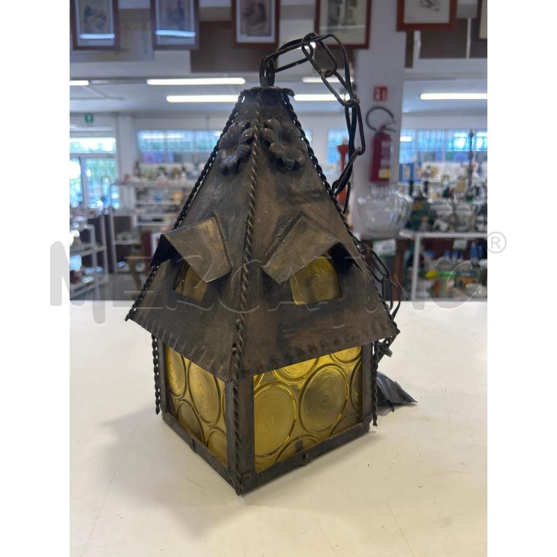 LAMPADARIO FERRO CASETTA VETRO GIALLO | Mercatino dell'Usato Roma rebibbia 1
