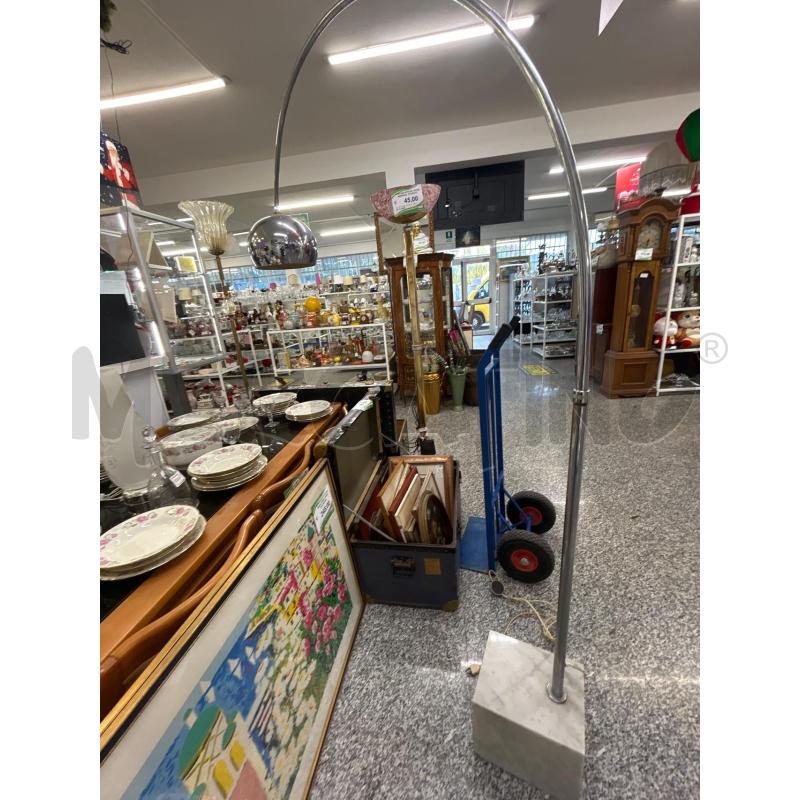 LAMPADA AD ARCO CROMO B MARMO | Mercatino dell'Usato Roma rebibbia 1