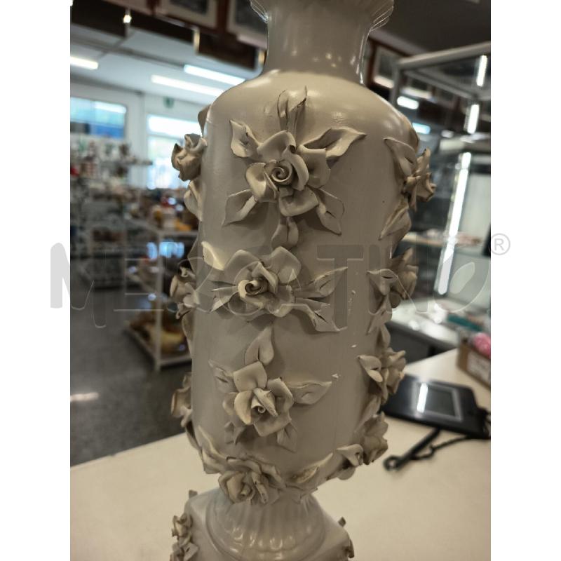 LAMPADA CERAM BASSANO FIORI RILIEVO BIANCA | Mercatino dell'Usato Roma rebibbia 3