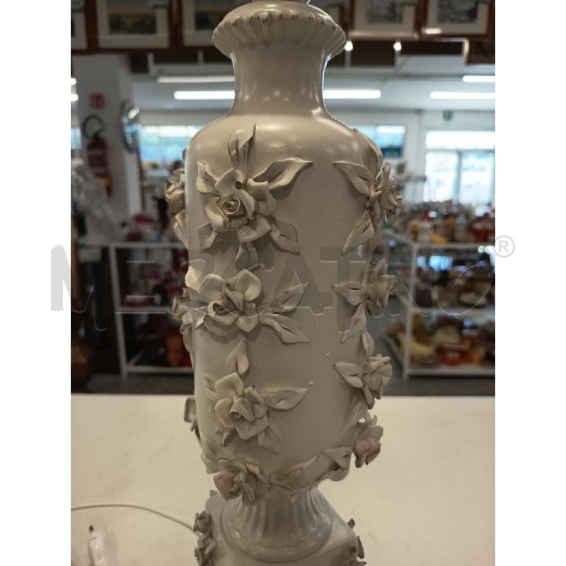 LAMPADA CERAM BASSANO FIORI RILIEVO BIANCA | Mercatino dell'Usato Roma rebibbia 4