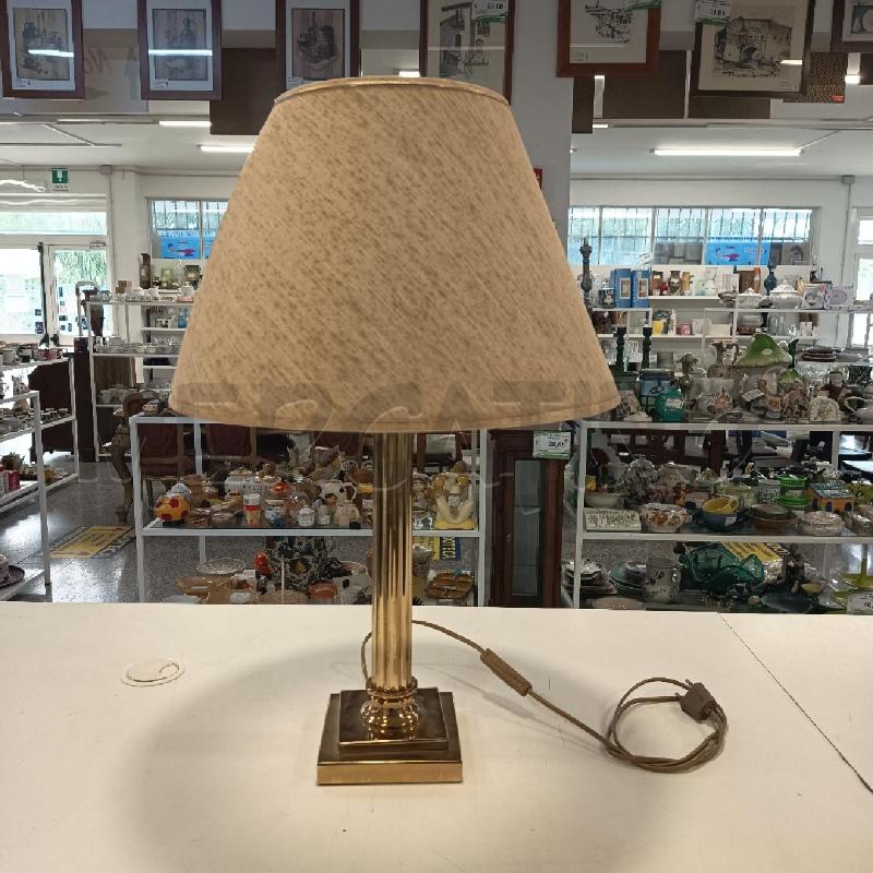 LAMPADA COLONNA DORATA C BEIGE | Mercatino dell'Usato Roma rebibbia 1