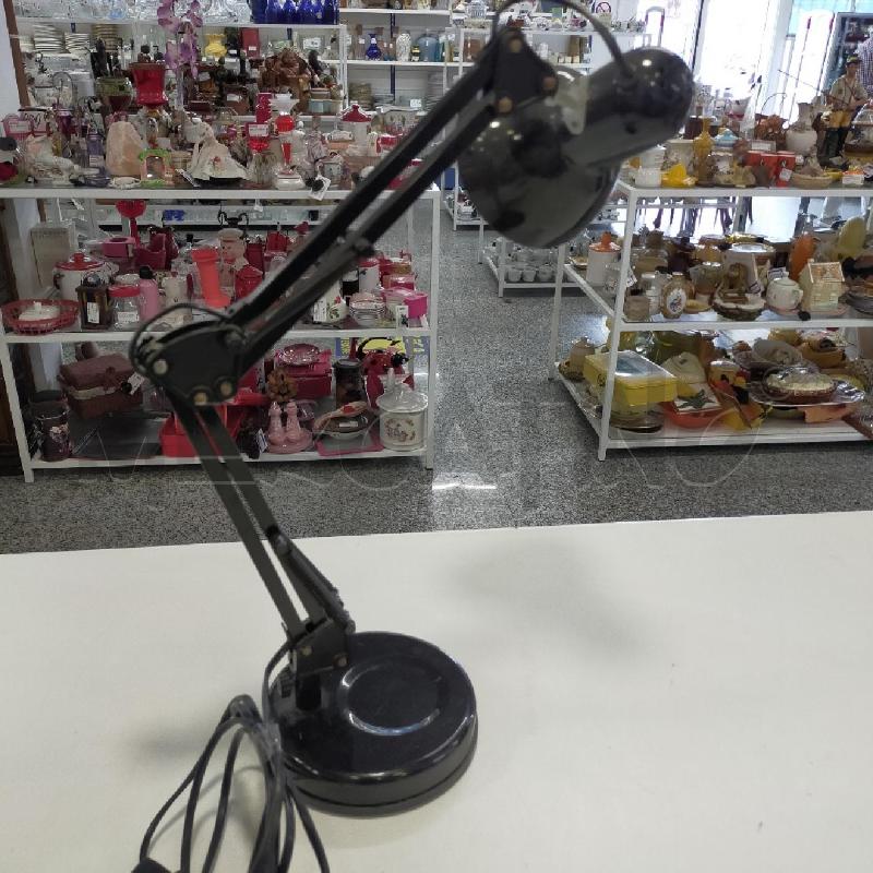 LAMPADA DA SCRIVANIA FERRO NERA | Mercatino dell'Usato Roma rebibbia 2