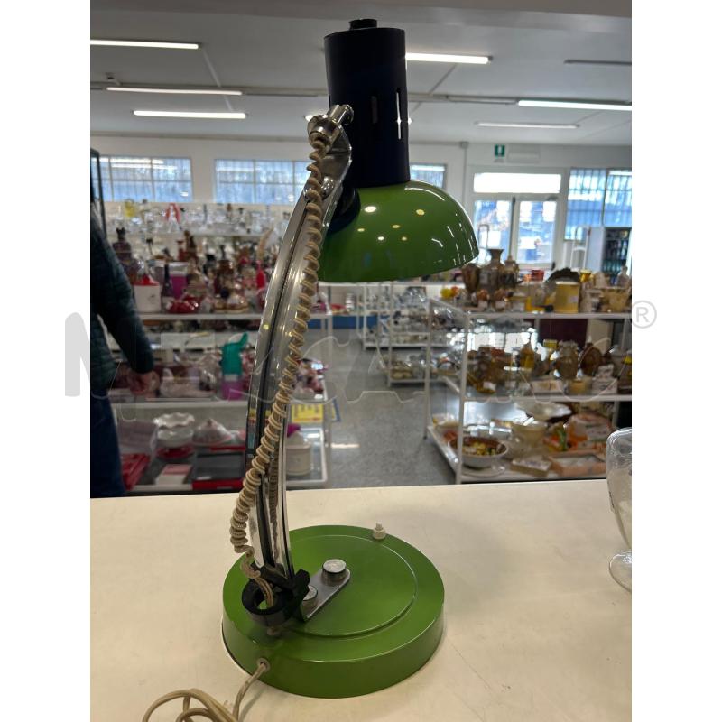 LAMPADA DA SCRIVANIA VERDE STELO CROMO ALLUNGABILE | Mercatino dell'Usato Roma rebibbia 2