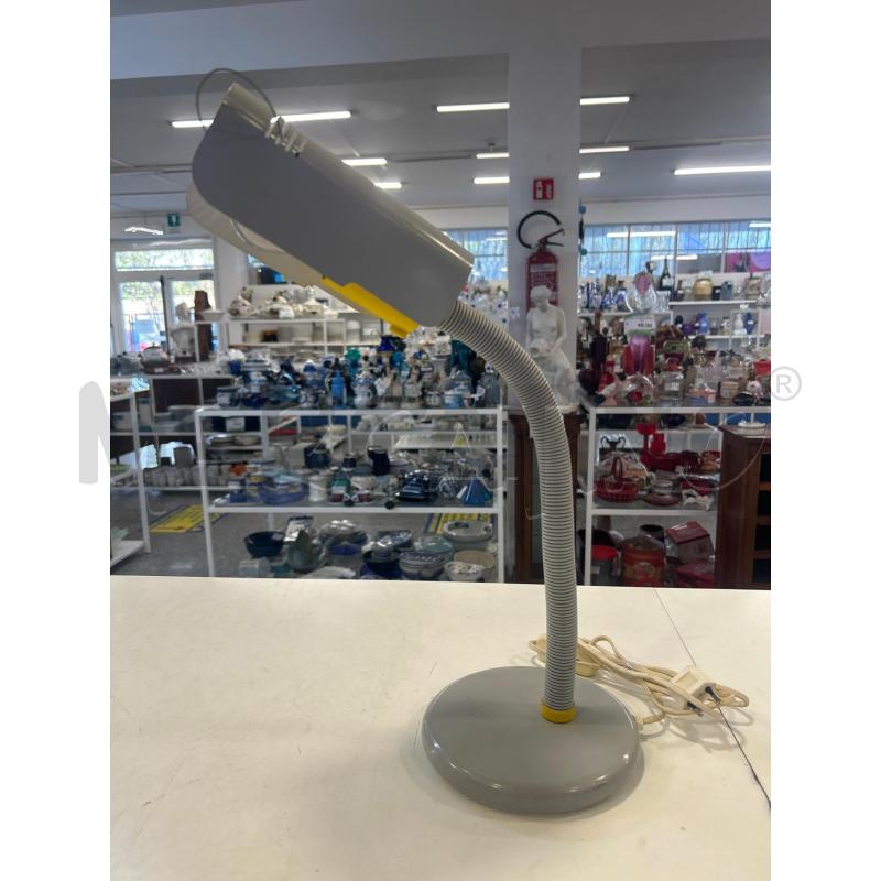 LAMPADA DA TAVOLO TARGHETTI GRIGIA GIALLA | Mercatino dell'Usato Roma rebibbia 1