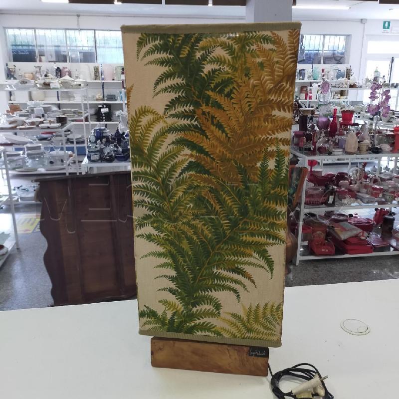 LAMPADA DA TAVOLO VINTAGE TRIANGOLARE B LEGNO CAPP STOFFA DIS PIANTE | Mercatino dell'Usato Roma rebibbia 1