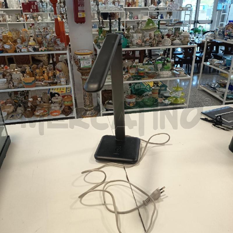 LAMPADA PHILIPS NERA REGOLABILE INTENSITÀ | Mercatino dell'Usato Roma rebibbia 1