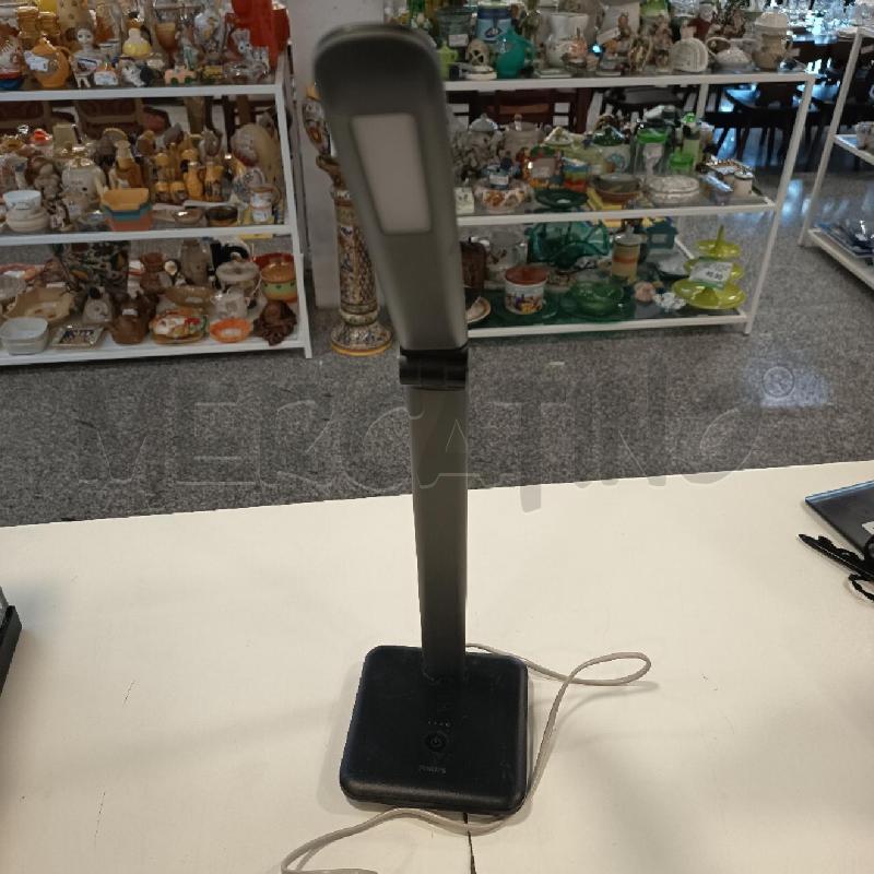 LAMPADA PHILIPS NERA REGOLABILE INTENSITÀ | Mercatino dell'Usato Roma rebibbia 2