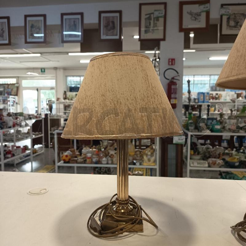LAMPADA PICCOLA COLONNA DORATA C BEIGE | Mercatino dell'Usato Roma rebibbia 1