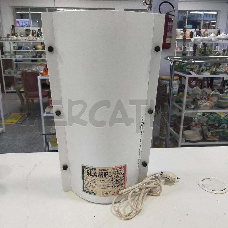 LAMPADA SLAMP BIANCA SCRITTE ORIENTALI | Mercatino dell'Usato Roma rebibbia 2