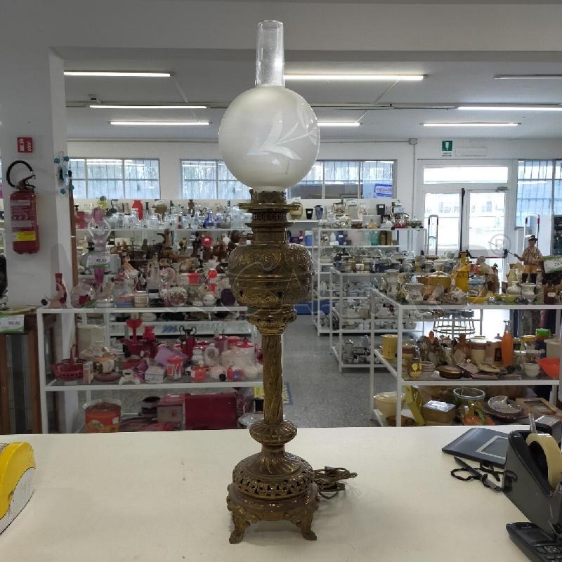 LAMPADA T OLIO MET DORATO LAVORATA CAPP VETRO | Mercatino dell'Usato Roma rebibbia 1