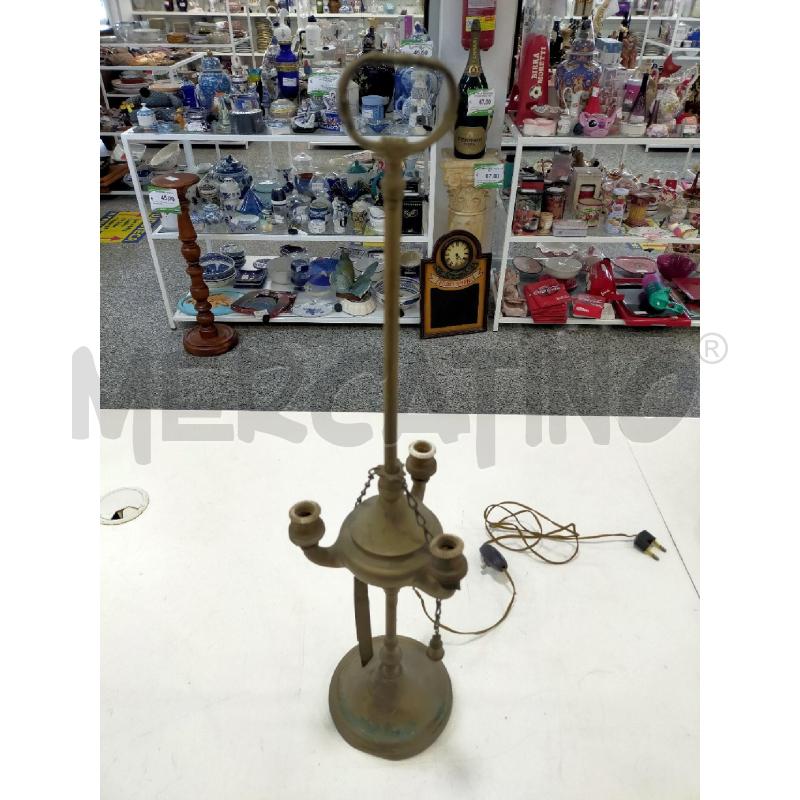LAMPADA VECCHIA T OLIO OTTONE | Mercatino dell'Usato Roma rebibbia 1