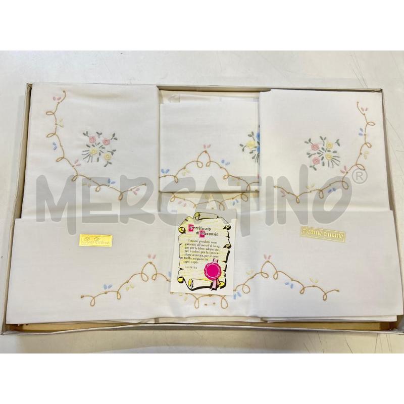 LENZUOLO MATRIMONIALE 2PZ+FEDERE RICAMI FIORI  | Mercatino dell'Usato Roma rebibbia 1
