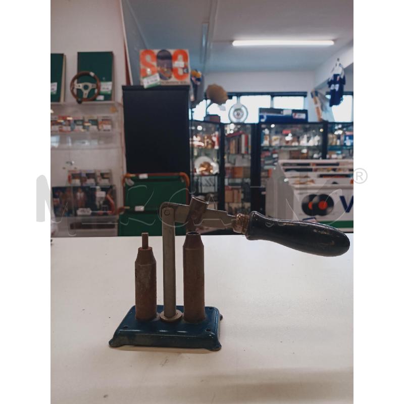 LEVA METTI BASE BLU MANICO NERO | Mercatino dell'Usato Roma rebibbia 1