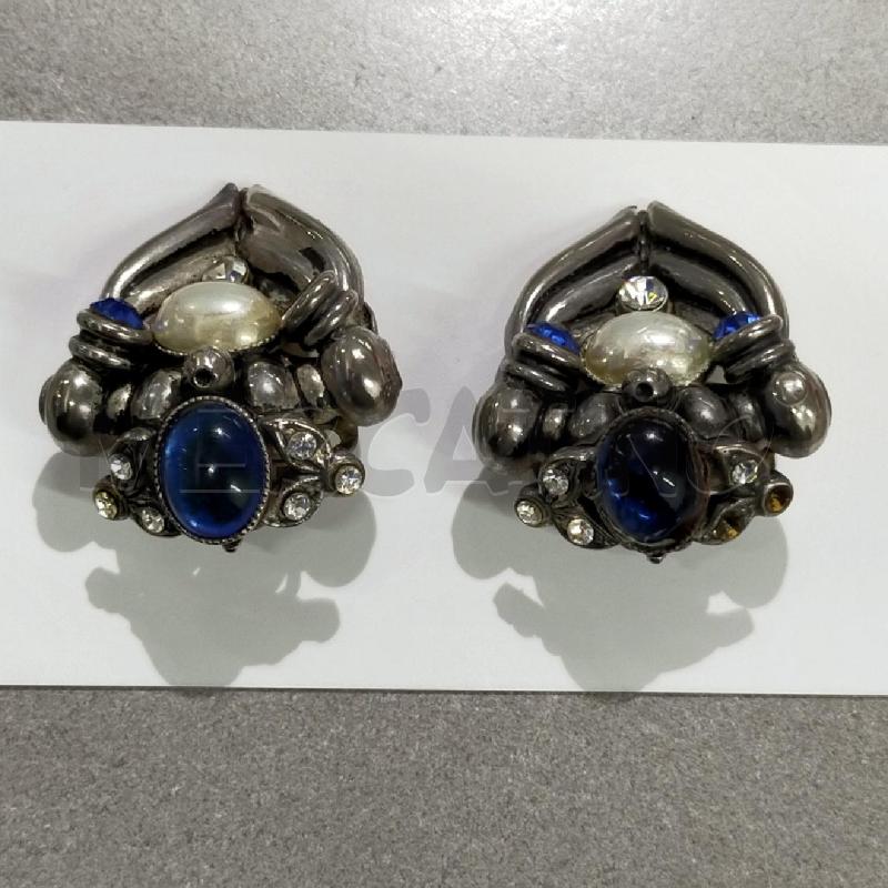 ORECCHINI CLIP VINT VISTOSI DA RIV LAVORAZIONE RILIEVO/BOMBATA STRASS PIETRE BLU CENTRALE PERLA | Mercatino dell'Usato Roma rebibbia 1