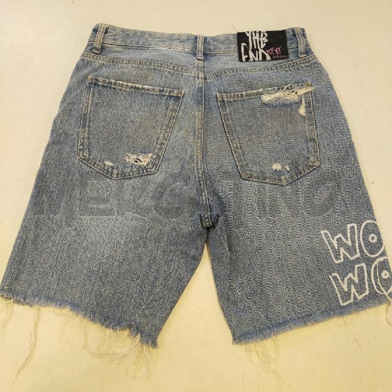 PANTALONCINO BERSHKA STRAPPA GRATTIFI | Mercatino dell'Usato Roma rebibbia 2