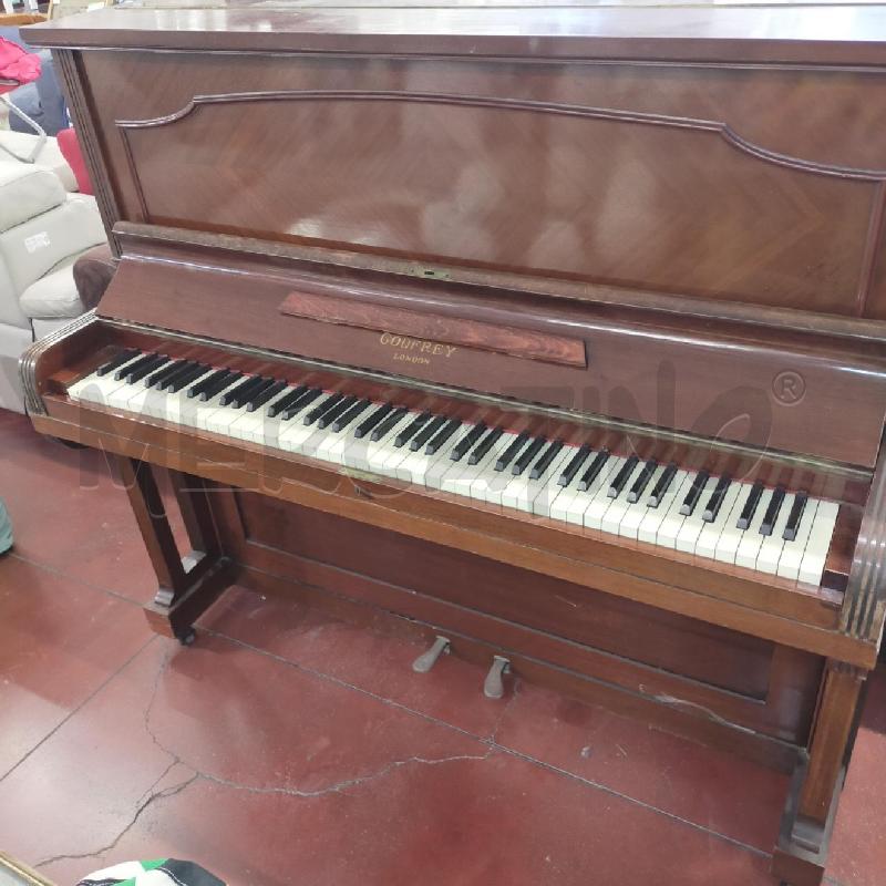 PIANOFORTE MARRONE GODFREY | Mercatino dell'Usato Roma rebibbia 2