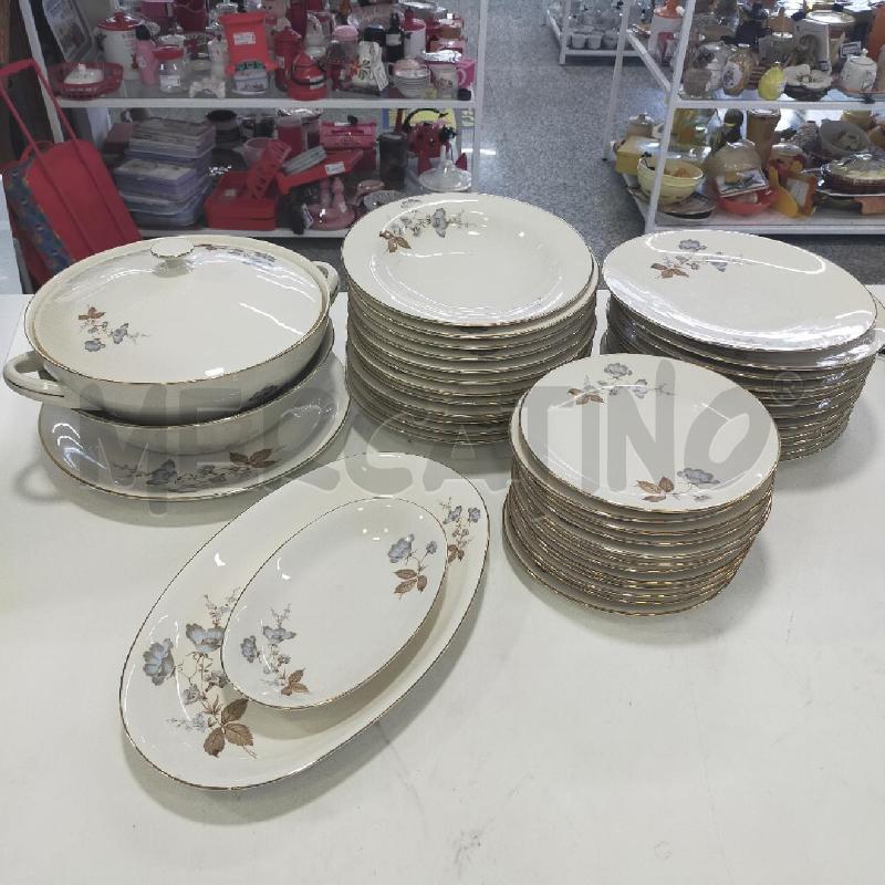 PIATTI CERAM FIORI BLU TRILLING 36PZ+3 PORTATE | Mercatino dell'Usato Roma rebibbia 1