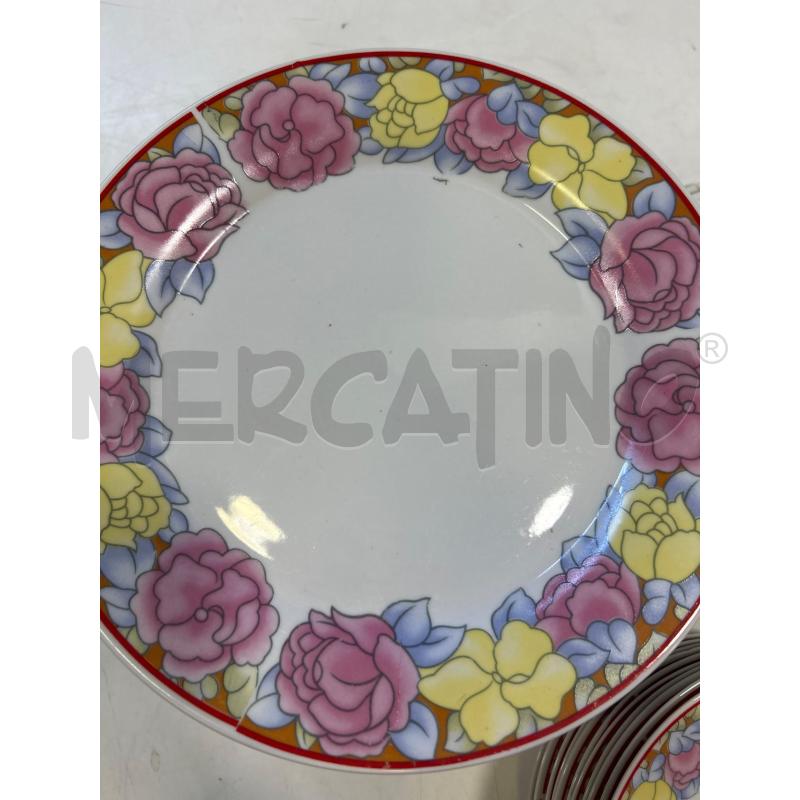 PIATTI PZ. 36 BORDO FIORI ROSA GIALLI LIMOUNGE STYLE | Mercatino dell'Usato Roma rebibbia 2