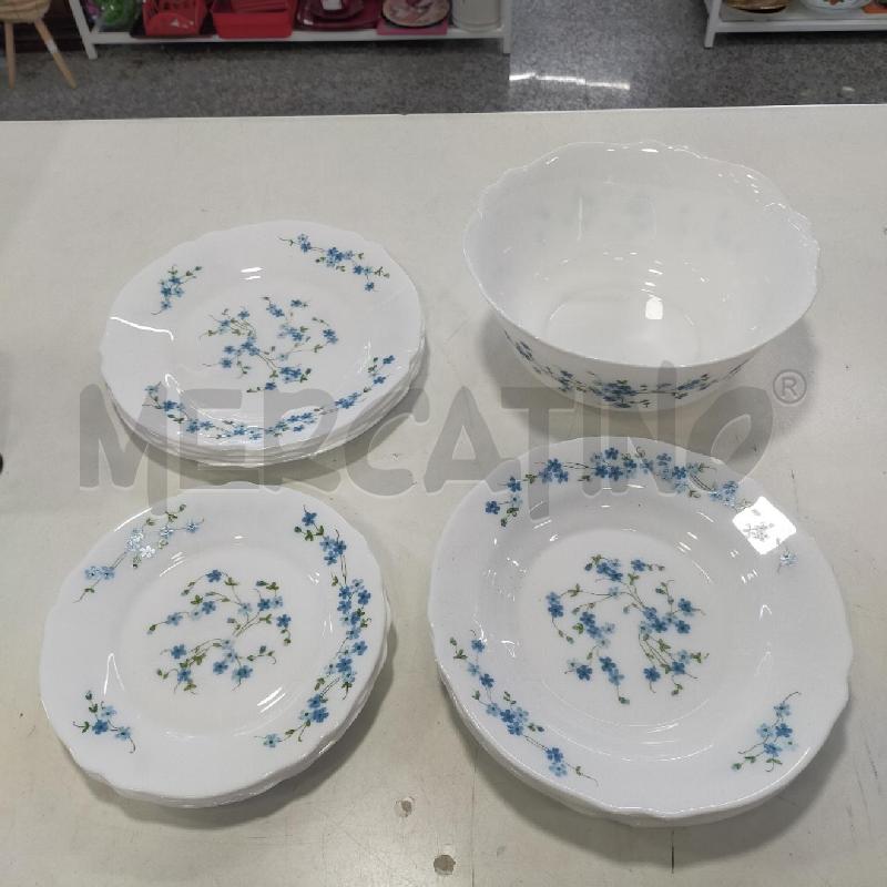 PIATTI VETRO BIANCO ARCOPAL FIORI BLU 12PZ+CIOTOLA | Mercatino dell'Usato Roma rebibbia 1