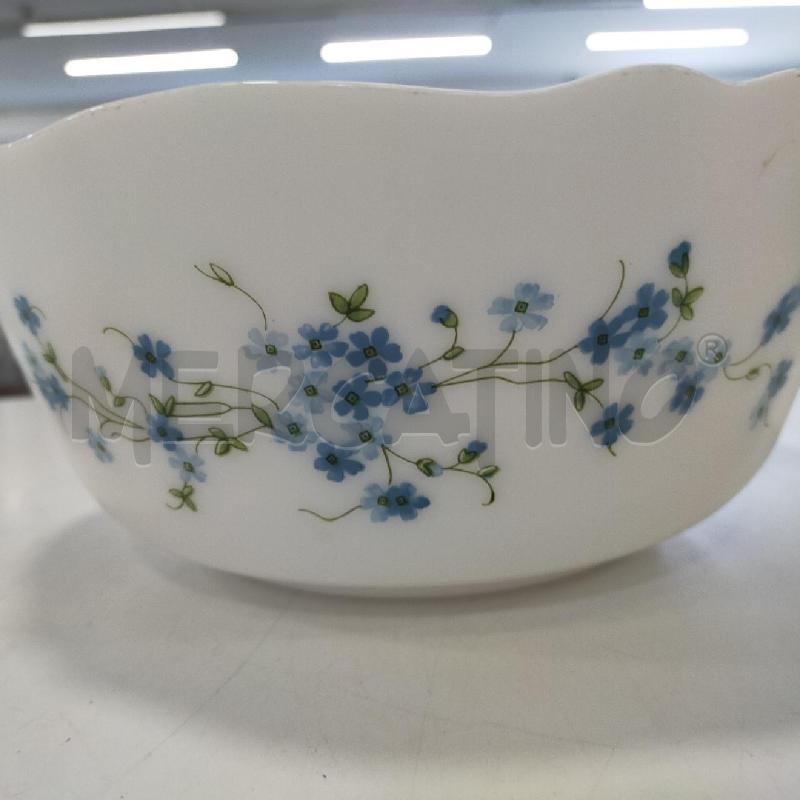 PIATTI VETRO BIANCO ARCOPAL FIORI BLU 12PZ+CIOTOLA | Mercatino dell'Usato Roma rebibbia 3