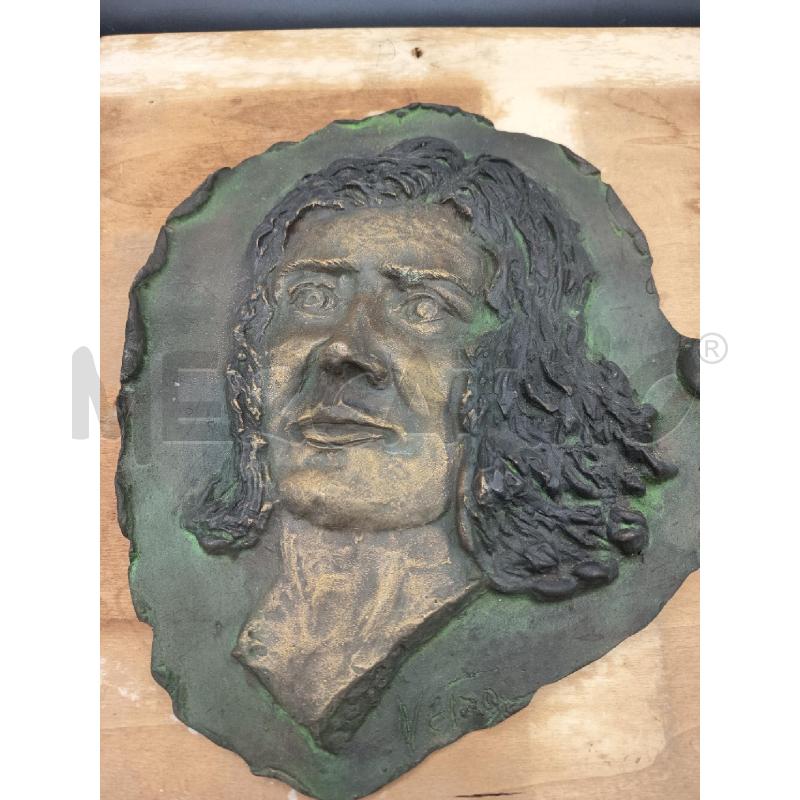 PLACCA BRONZO VOLTO RILIEVO BASE LEGNO | Mercatino dell'Usato Roma rebibbia 2