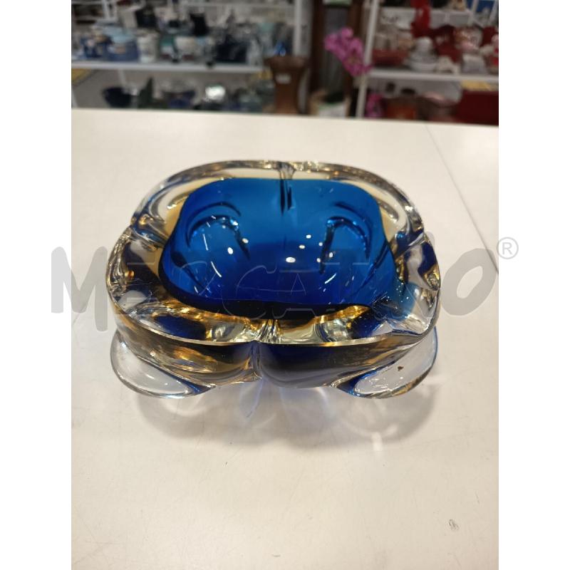 POSA CENERE QUADRATO VETRO SPESSO BLU GIALLO | Mercatino dell'Usato Roma rebibbia 1