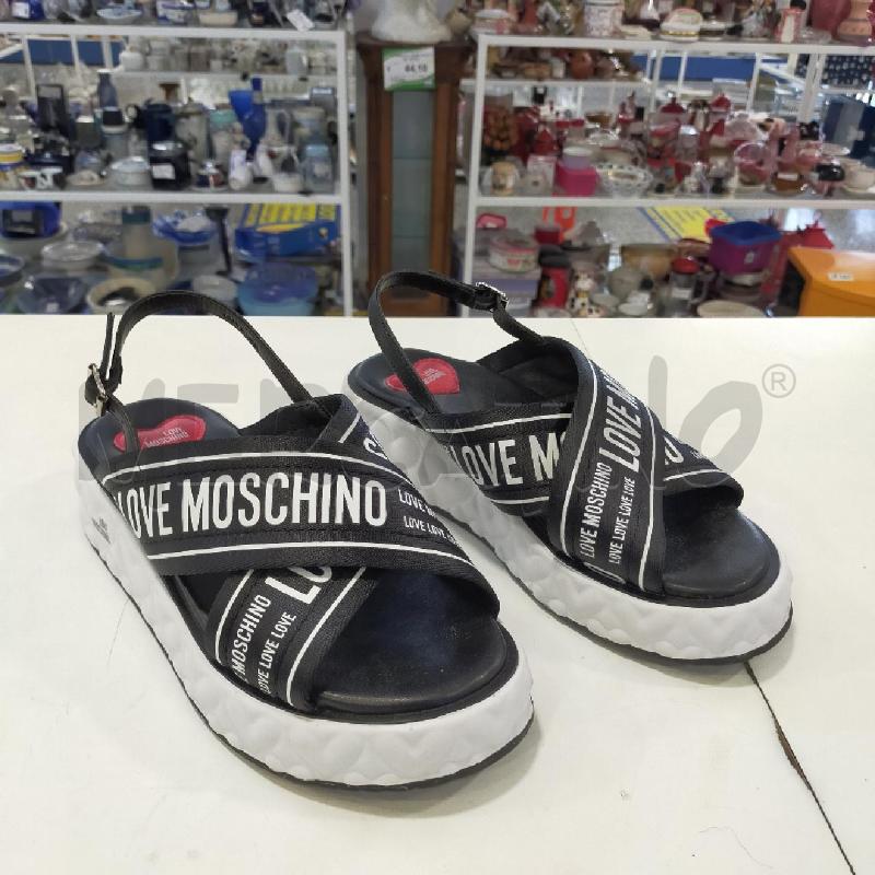 SANDALI DONNA LOVE MOSCHINO NERI SCRITTE BIANCHE | Mercatino dell'Usato Roma rebibbia 1
