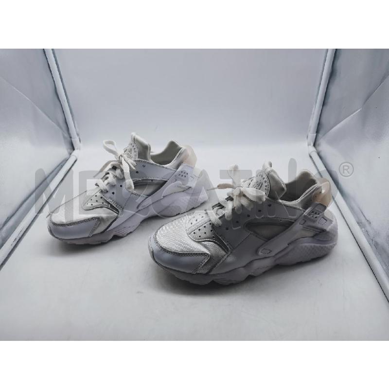 SCARPE DONNA BIANCHE NIKE HAIR  | Mercatino dell'Usato Roma rebibbia 1