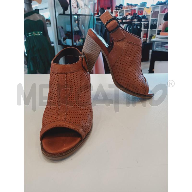 SCARPE DONNA EASY'NROSE MARRONE BUCCHERELLATO | Mercatino dell'Usato Roma rebibbia 3