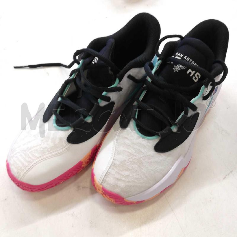SCARPE NBA BIANCHE DETT CELESTI SUOLA FUSCIA ARNACIONE  | Mercatino dell'Usato Roma rebibbia 1