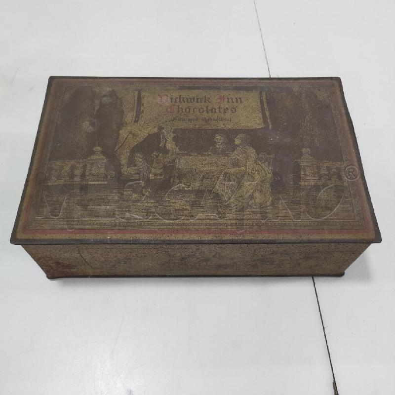 SCATOLA LATTA VINTAGE PIKWICK INN CHOCOLATES | Mercatino dell'Usato Roma rebibbia 1
