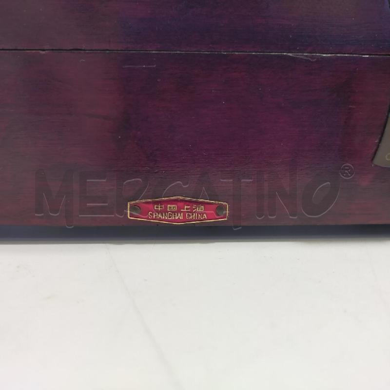 SCATOLA ORIENTALE LEGNO INSERTI PIETRA CHIARACON LUCCHETTO  | Mercatino dell'Usato Roma rebibbia 3