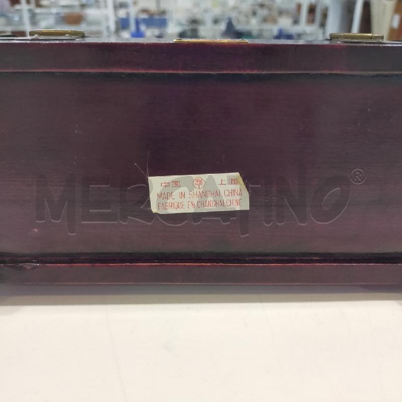 SCATOLA ORIENTALE LEGNO INSERTI PIETRA CHIARACON LUCCHETTO  | Mercatino dell'Usato Roma rebibbia 4