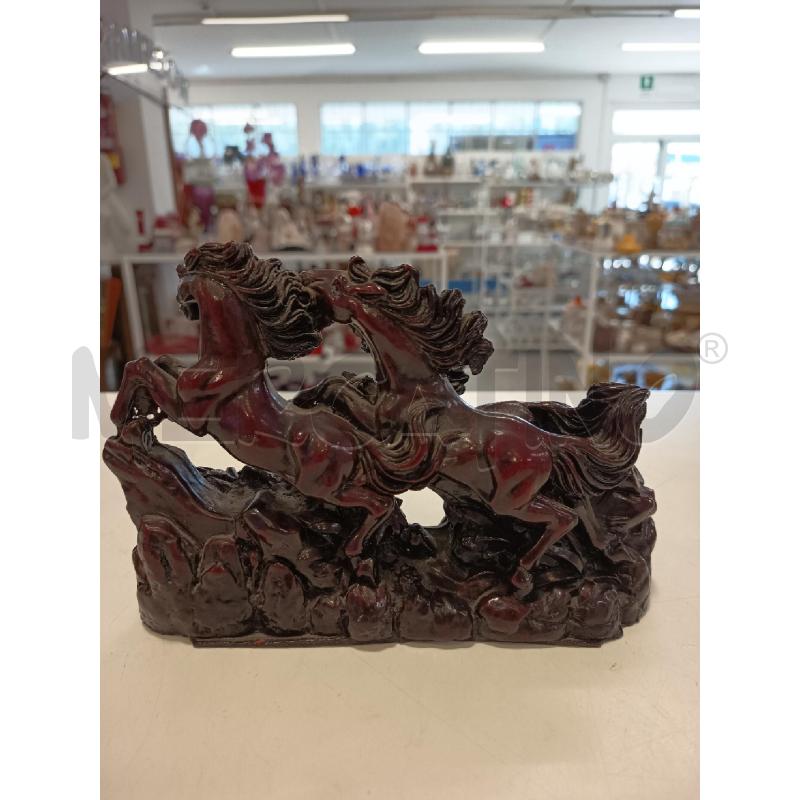 SCULTURA 3 CAVALLI ROSSI | Mercatino dell'Usato Roma rebibbia 2