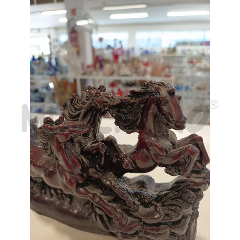 SCULTURA 3 CAVALLI ROSSI | Mercatino dell'Usato Roma rebibbia 3
