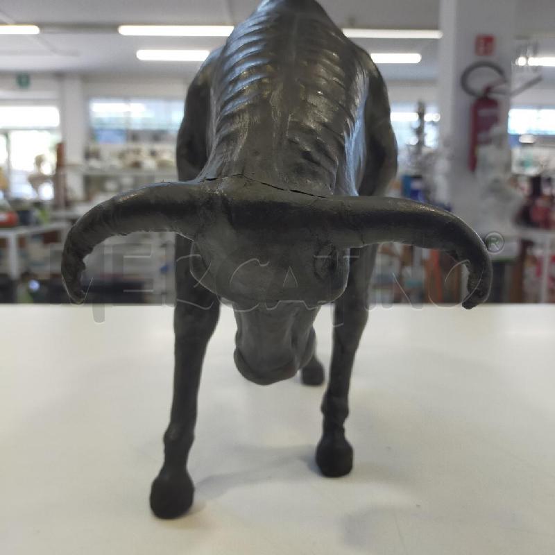 SCULTURA ANIMALE CUOIO TORO | Mercatino dell'Usato Roma rebibbia 2
