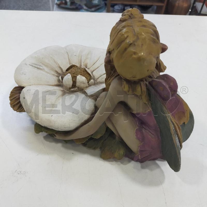 SCULTURA ELFO FIORE BIANCO  | Mercatino dell'Usato Roma rebibbia 2