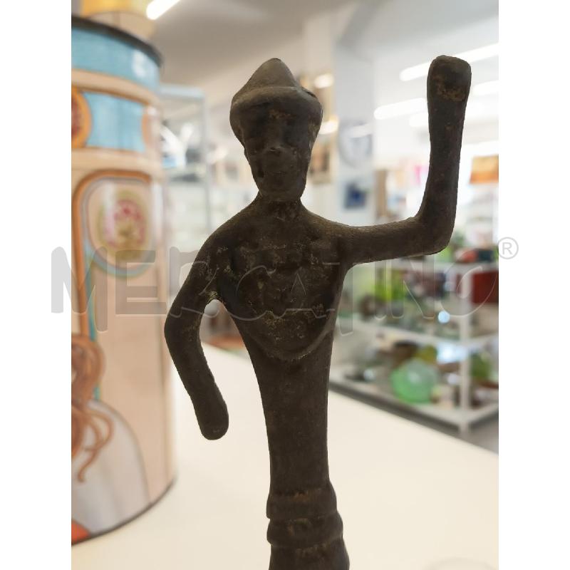 SCULTURA GHISA BASE PIETRA | Mercatino dell'Usato Roma rebibbia 2