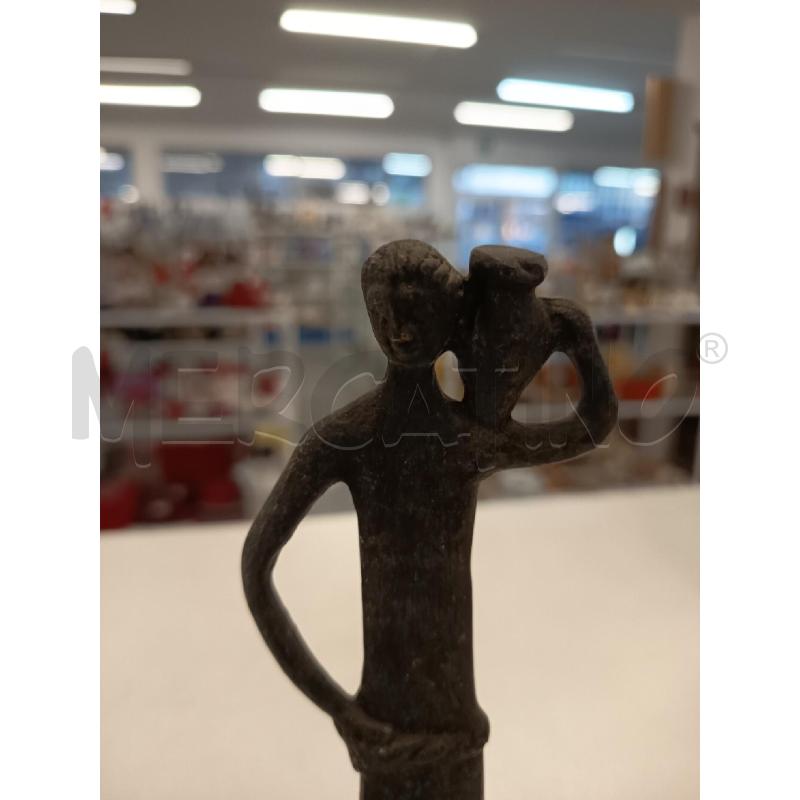 SCULTURA PICCOLA BRONZO SIMONCINI UOMO CON VASO | Mercatino dell'Usato Roma rebibbia 2