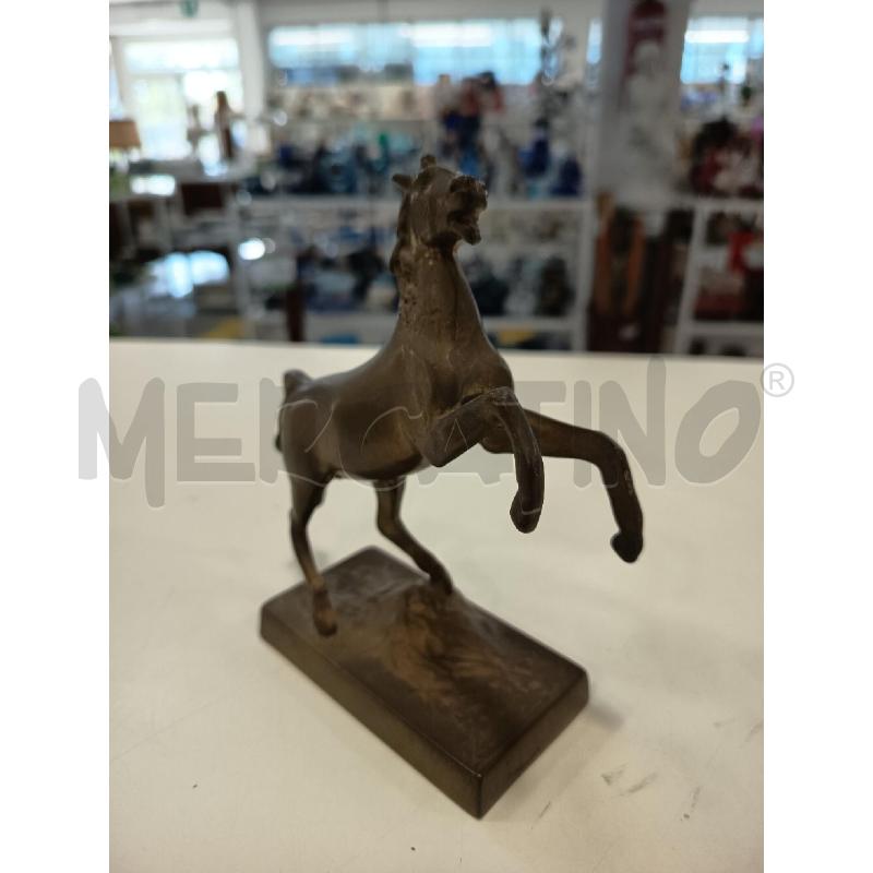SCULTURA PICCOLA CAVALLO OTTONE | Mercatino dell'Usato Roma rebibbia 2