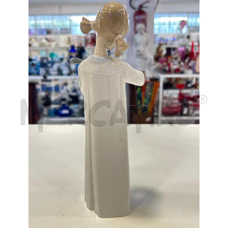 SCULTURA PICCOLA LLADRO RAGAZZA CON MANDOLINO | Mercatino dell'Usato Roma rebibbia 2