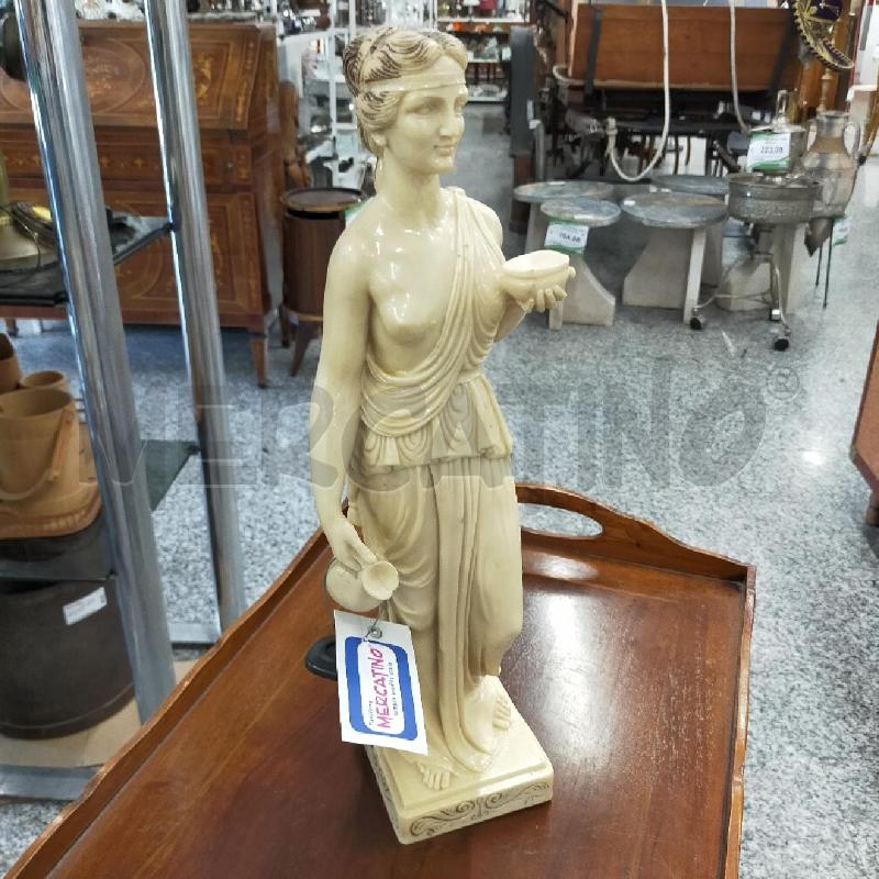 SCULTURA RESINA CHIARA DONNA BROCCA | Mercatino dell'Usato Roma rebibbia 1