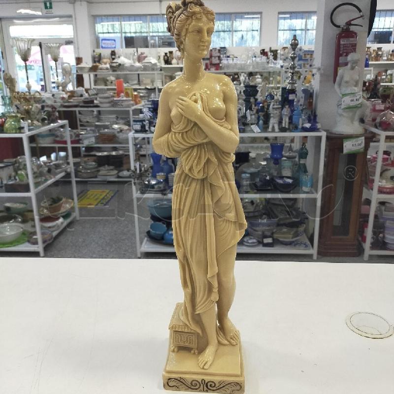 SCULTURA RESINA CHIARA DONNA SCRIGNO | Mercatino dell'Usato Roma rebibbia 1