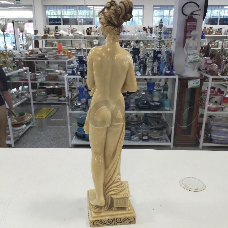SCULTURA RESINA CHIARA DONNA SCRIGNO | Mercatino dell'Usato Roma rebibbia 2