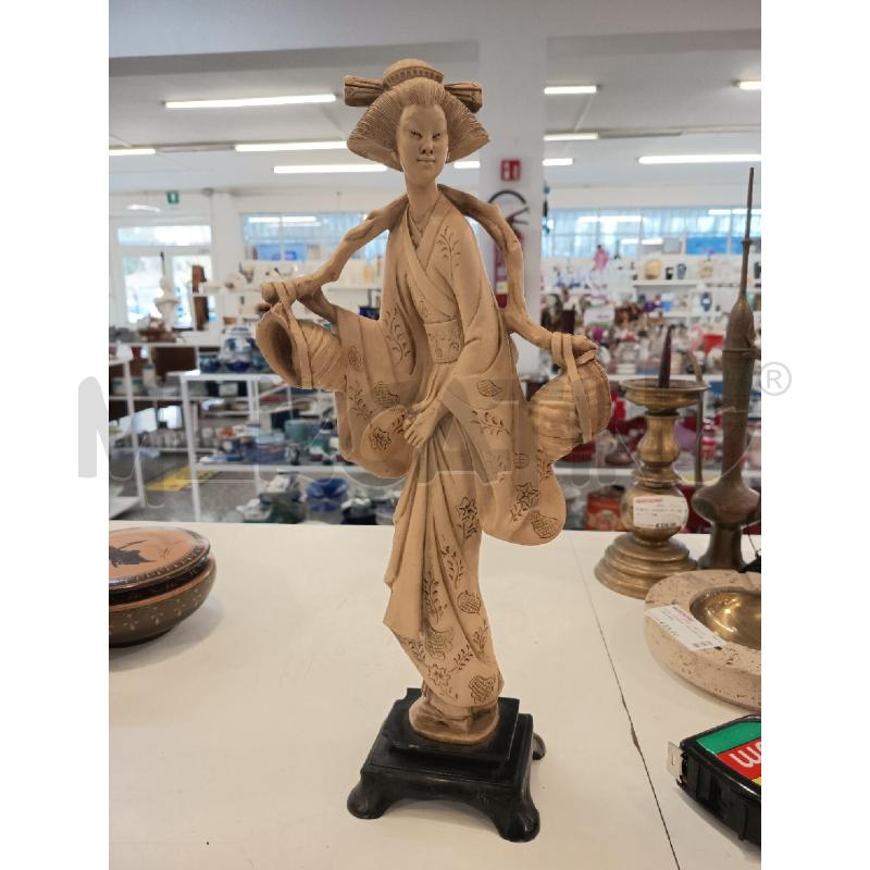 SCULTURA RESINA DONNA ORIENTALE B NERA DA RIV | Mercatino dell'Usato Roma rebibbia 1